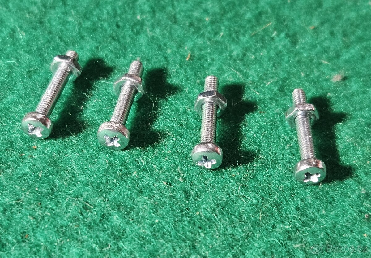 Sada čtyř šroubků a matek pro heasdshell gramofonu - 3