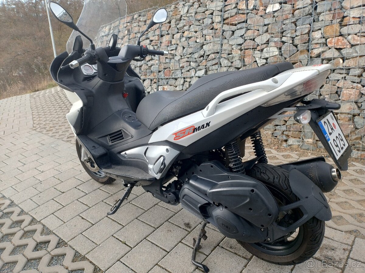 Aprilia SR MAX 125 - 3