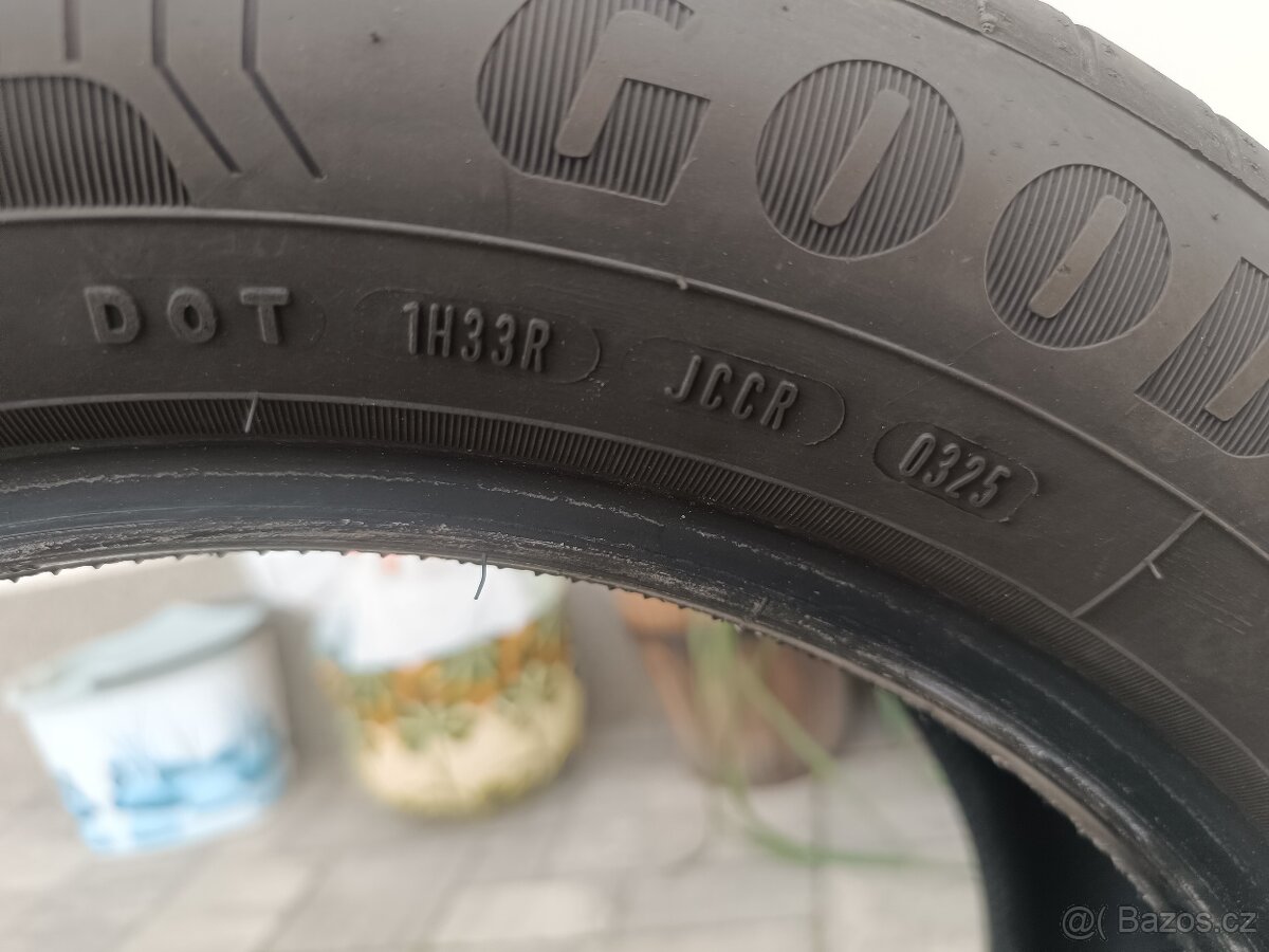 Goodyear Efficientgrip Performance 215/55 R17 94V - 3