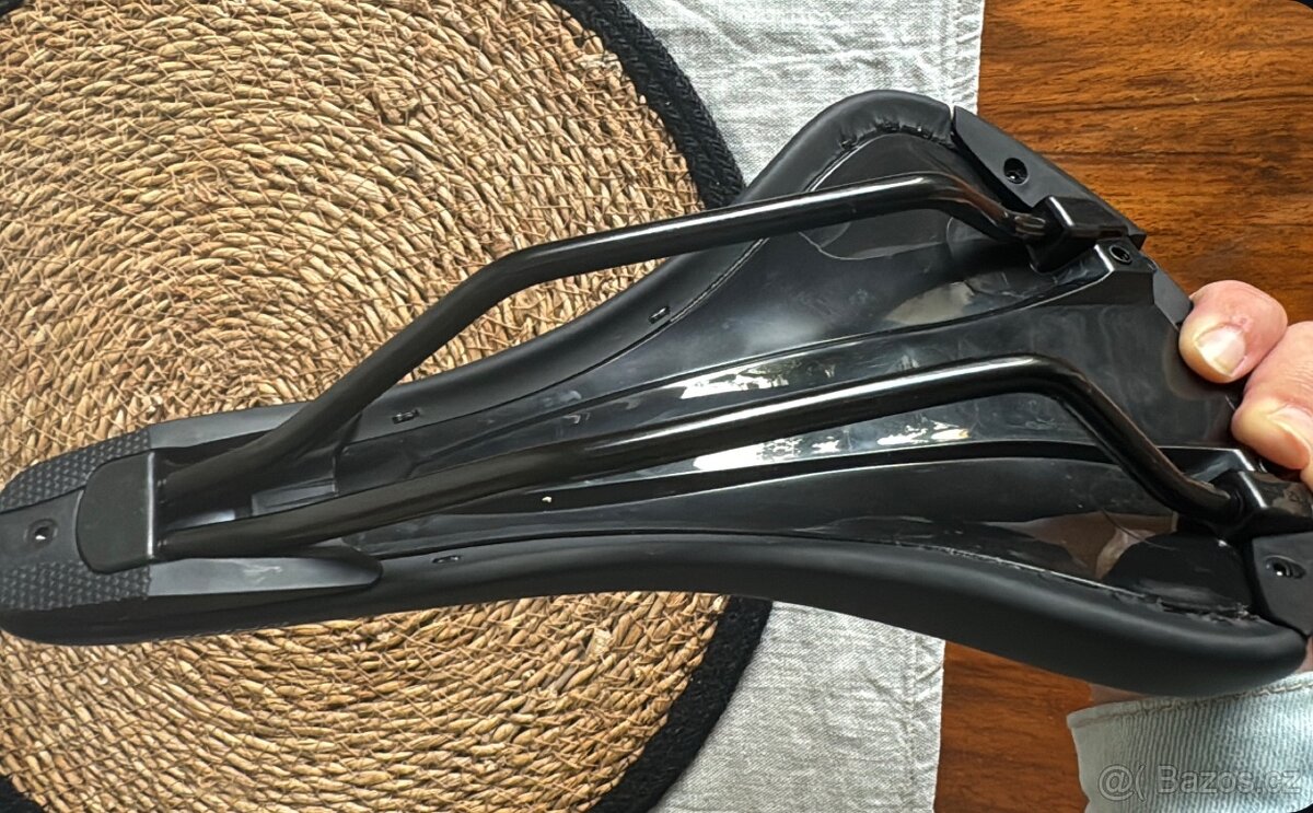 Sedlo Specialized Bridge 143 mm - 3