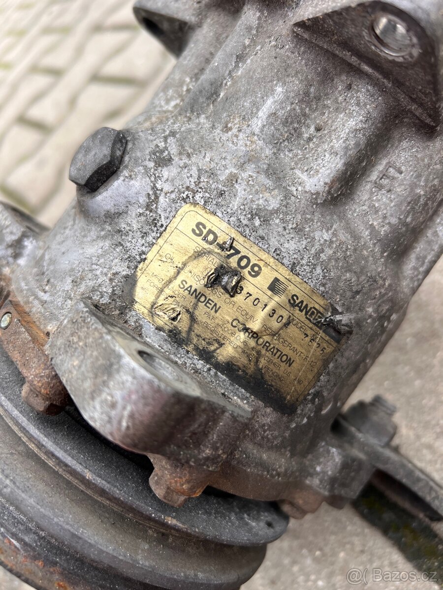 Klimakompresor bmw e34 525tds - 3