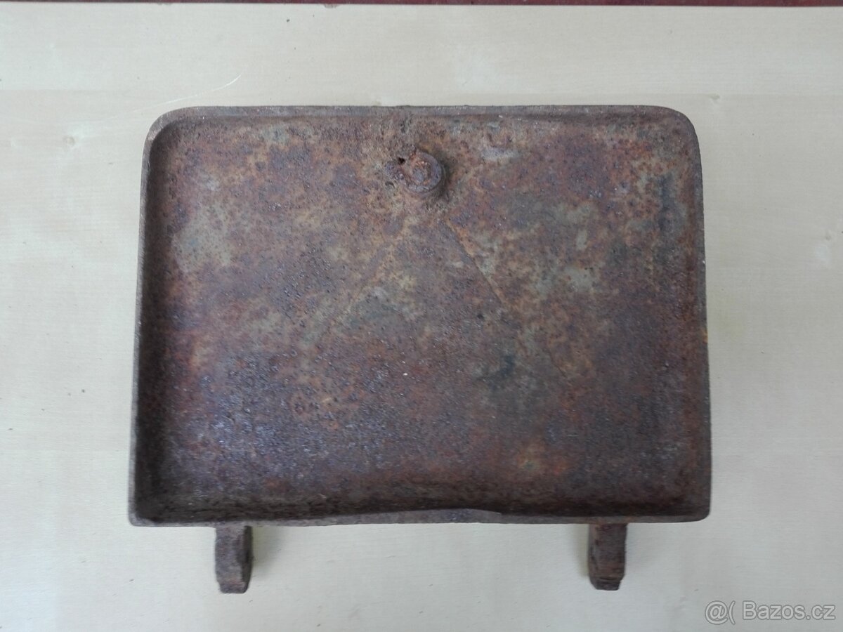 STARÁ DVÍŘKA KE KAMNŮM LITINOVÁ - 3