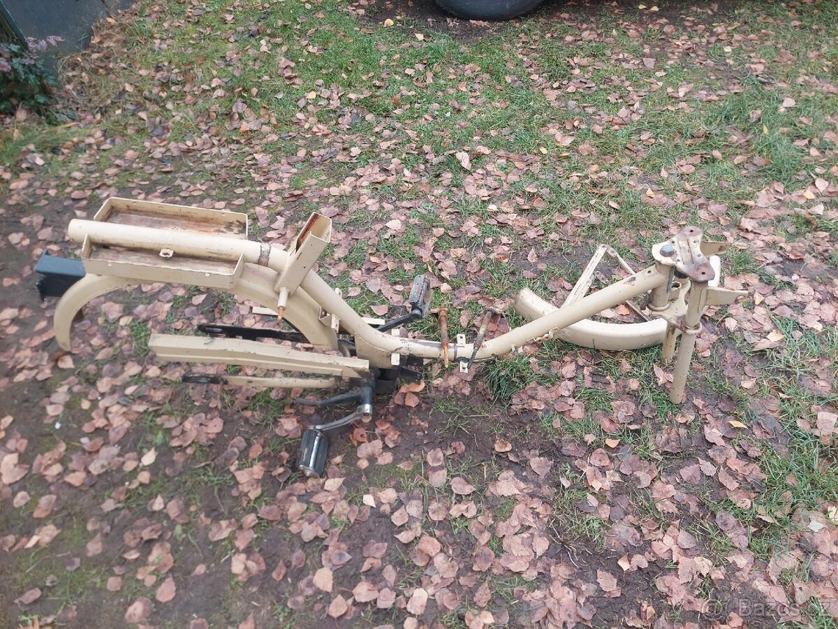 Babetta 210 rám, blatníky, boční plechy - 3