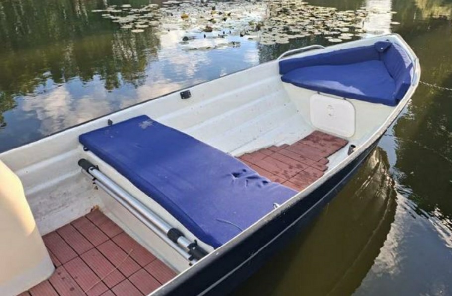 Motorový člun s motorem Johnson 9,9 Hp - 3