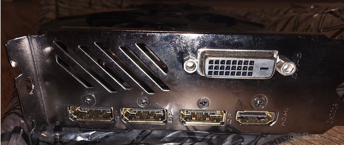 GIGABYTE GeForce GTX 1070 Ti Gaming - 3