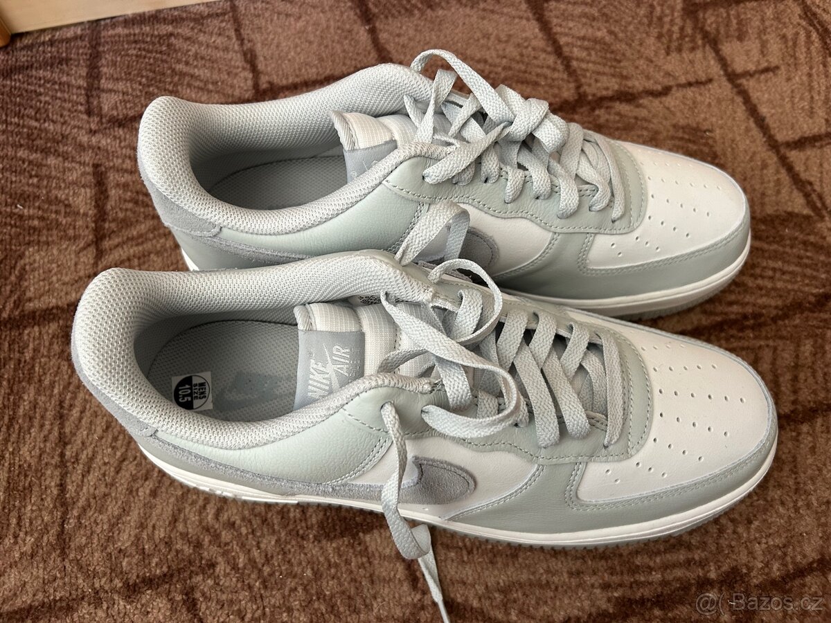 NIKE AIR FORCE 1 07' LV8 - 3