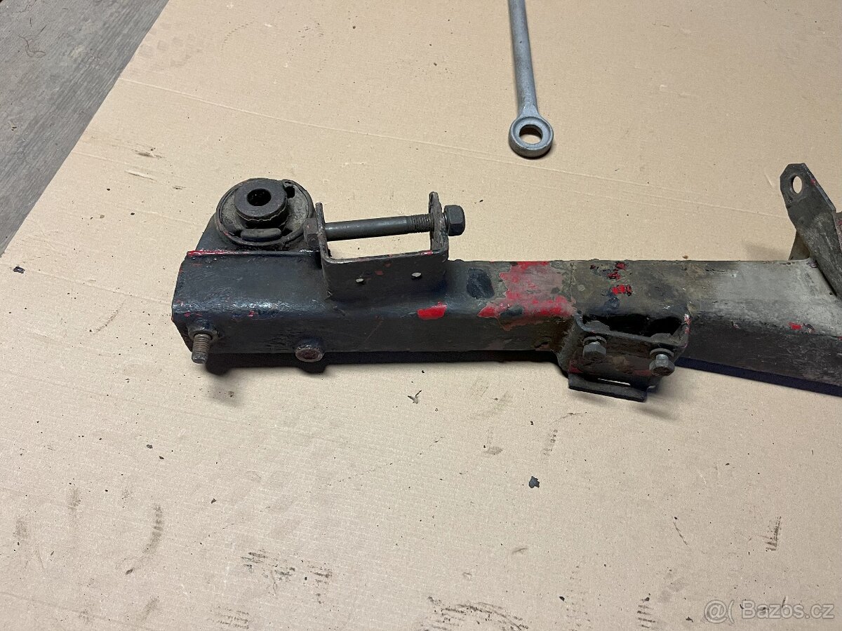 Zadní nápravnice BMW E10 2002 - 3