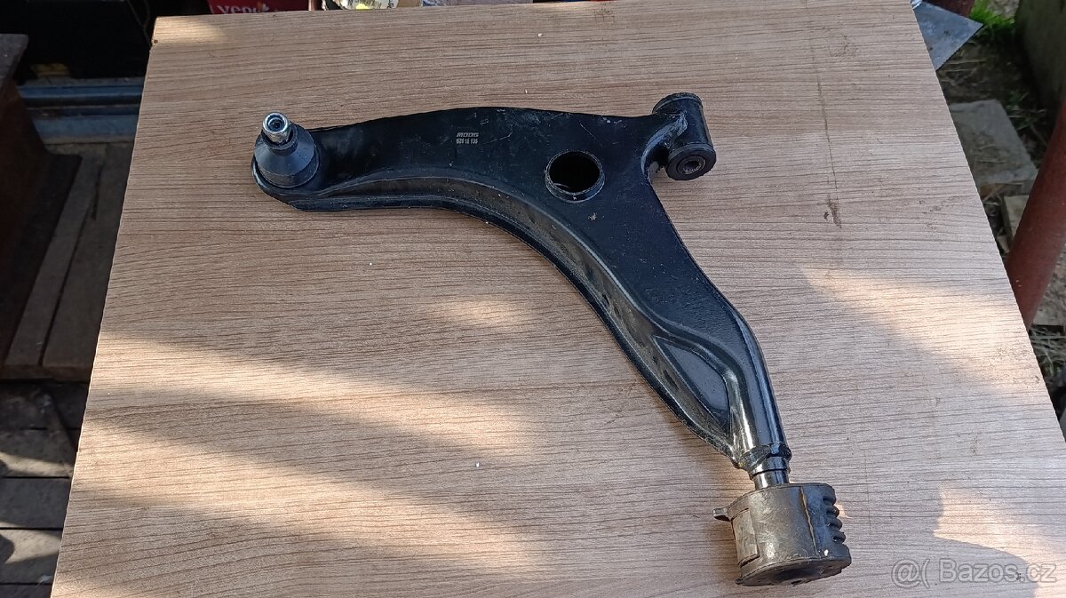 Přední rameno Moog Volvo V40 S40 - 3