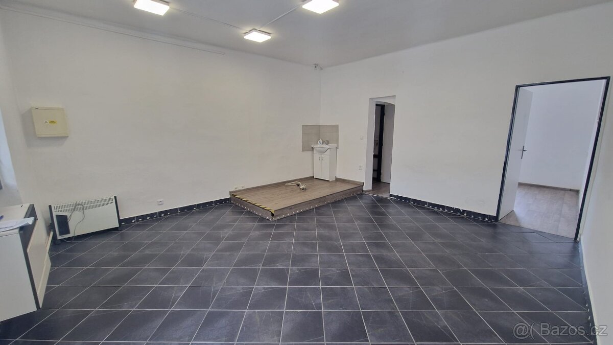 Prostor k podnikání centrum Uherský Brod - 3