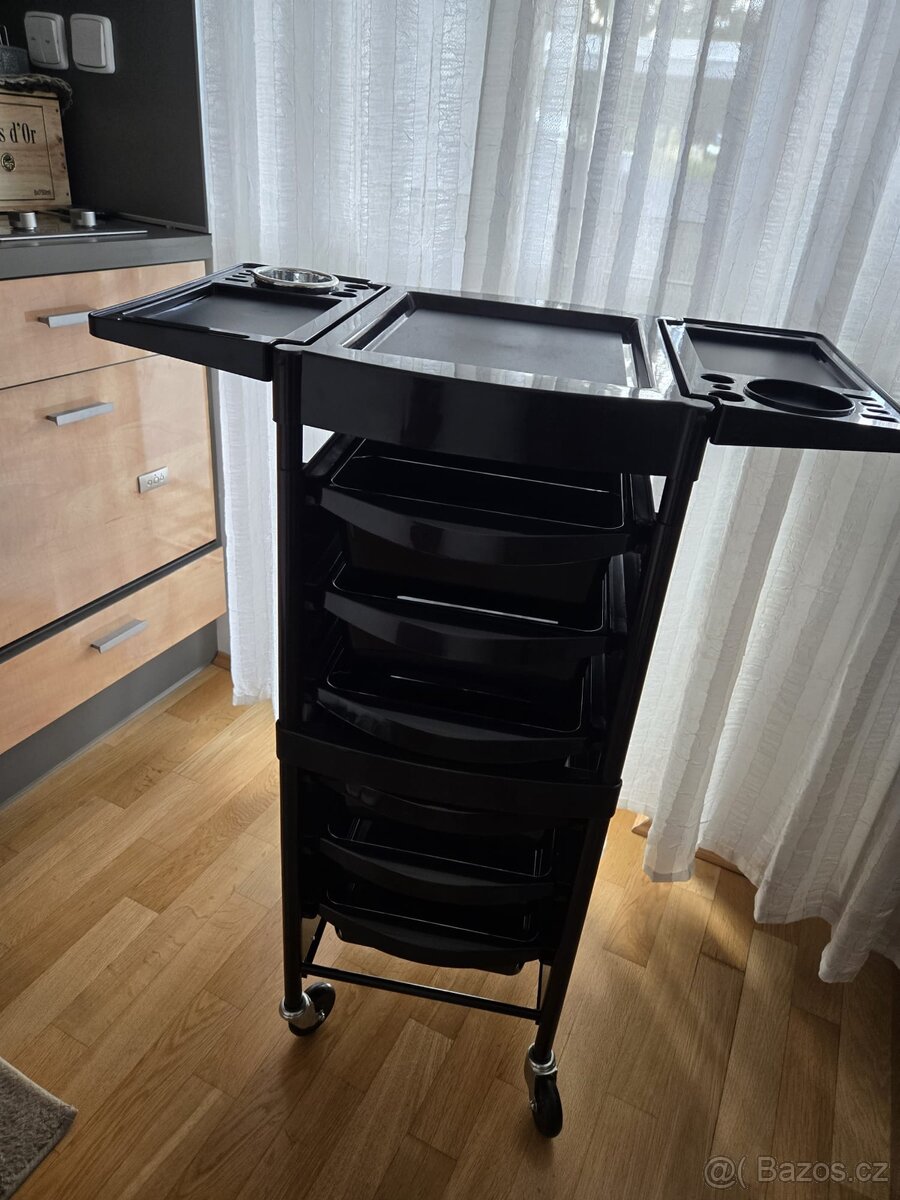 Kadeřnický vozík - 3