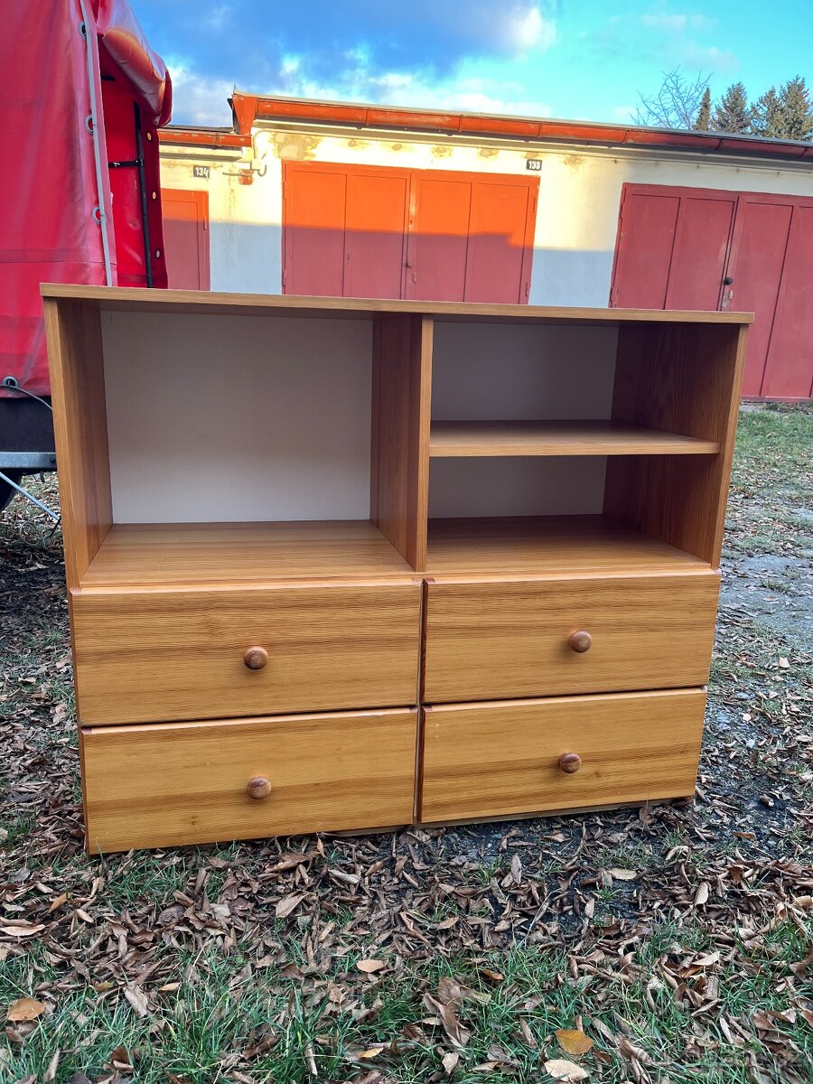 Dřevěná skříňka - 3