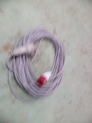 Kabel k míchačce, žárovky,dráty,sloupky,prkna trámky - 3