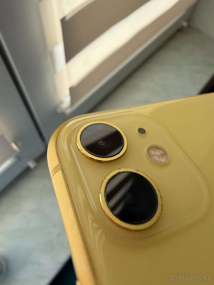 Apple iPhone 11 | 64 GB | Yellow - 3