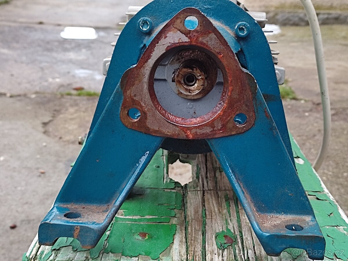 PRODÁM 2 KS ELEKTROMOTOR SIEMENS - 3