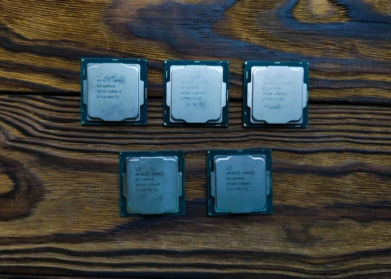 Intel Xeon E3-1270 v6 - 3