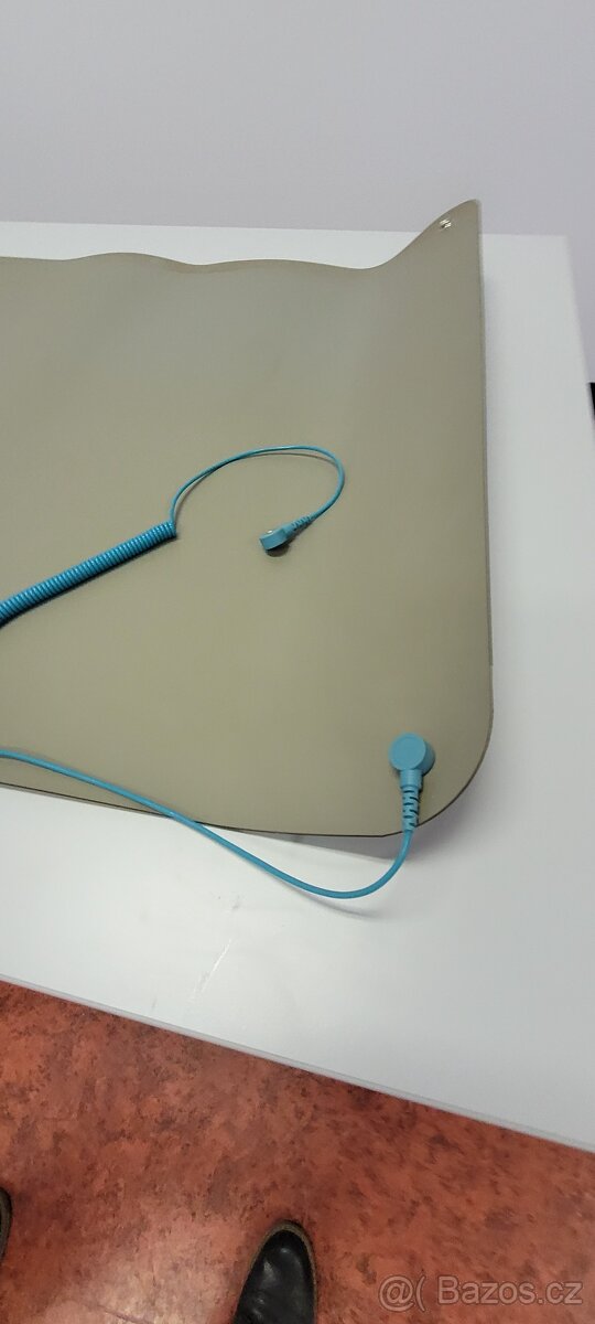 Antistatická (ESD) podložka na stůl - 3