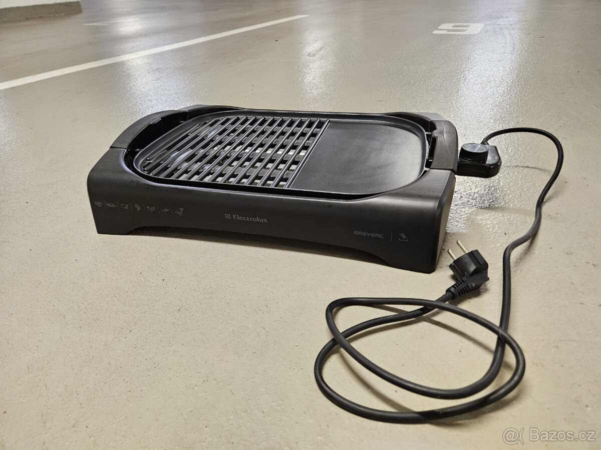 Stolní gril Electrolux Easygril ETG340 - 3