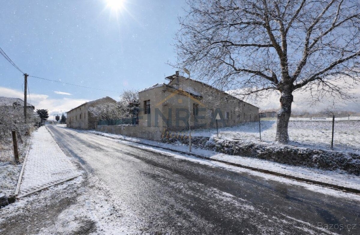 Prodej statku, pozemek 2861 m2, obec Děčany - 3