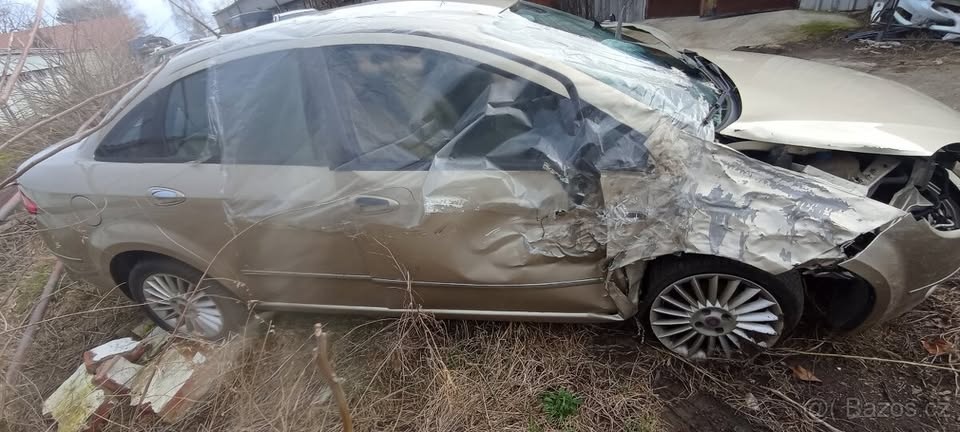 Fiat linea 1.3 66kw díly - 3
