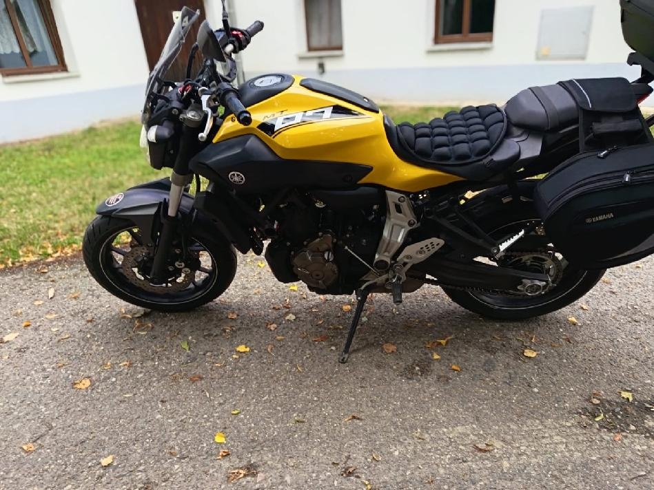 Yamaha MT 07 Extreme Yellow - 3