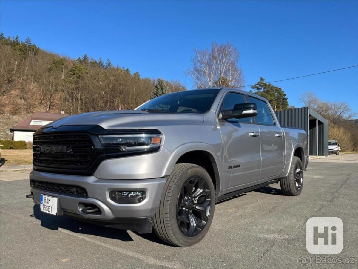 RAM 1500 5,7 V8 Limited Night Edition