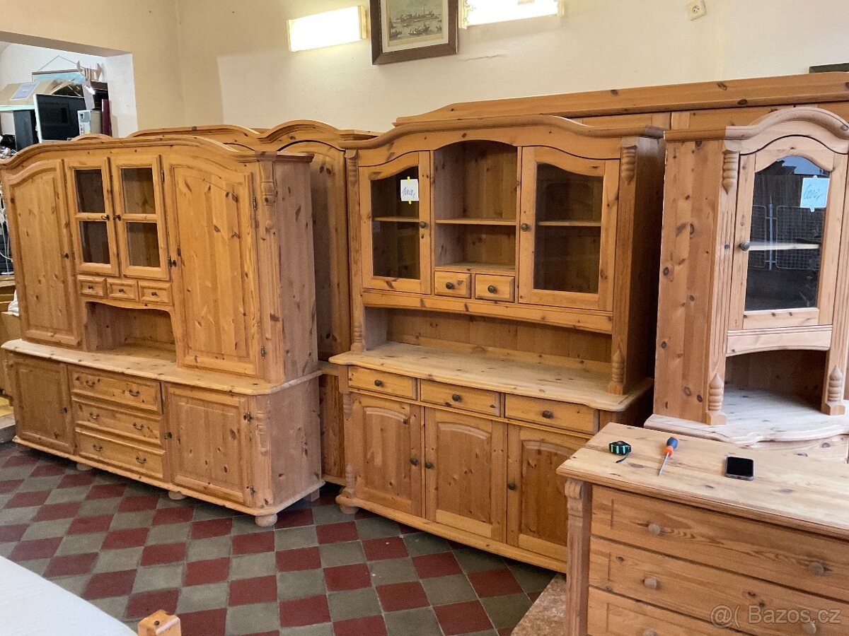 Velká vitrína borovice Masiv Chalupa Roubenka - 3