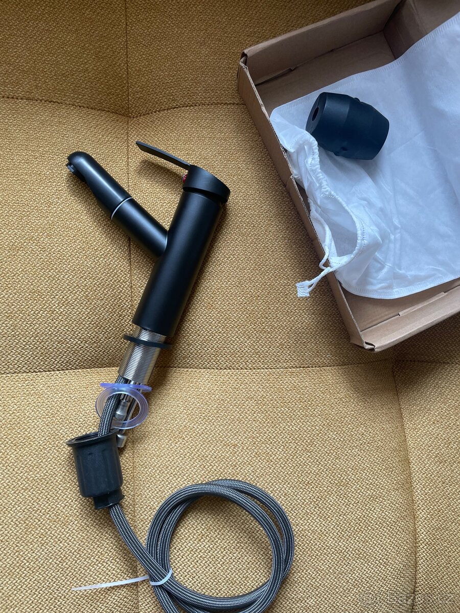 Černá matná umyvadlová baterie - 3