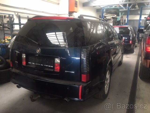 Cadillac SRX 3.6 V6 i 4,6 V8 Sport Luxury na díly - 3