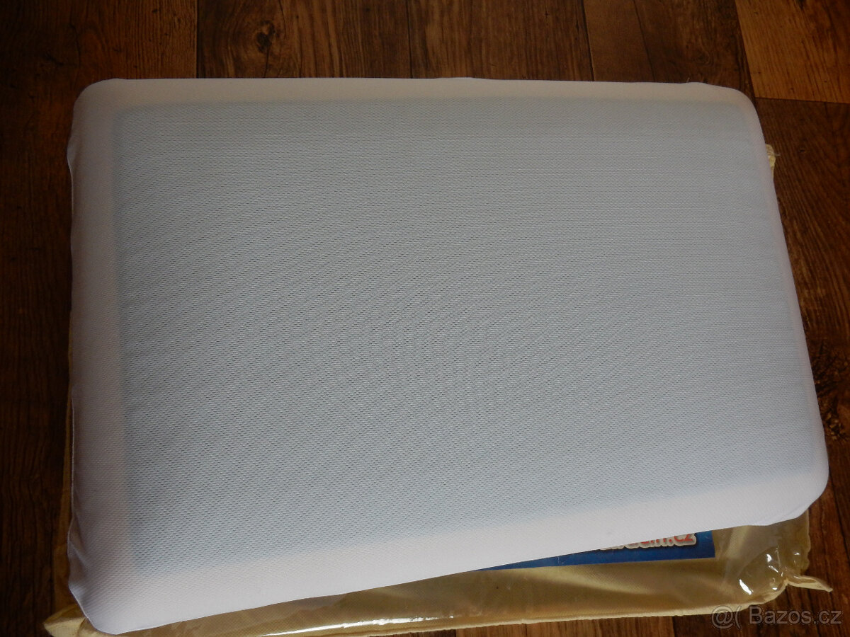 Polštář z paměťové pěny a gelem 60x40cm Matracín - 3