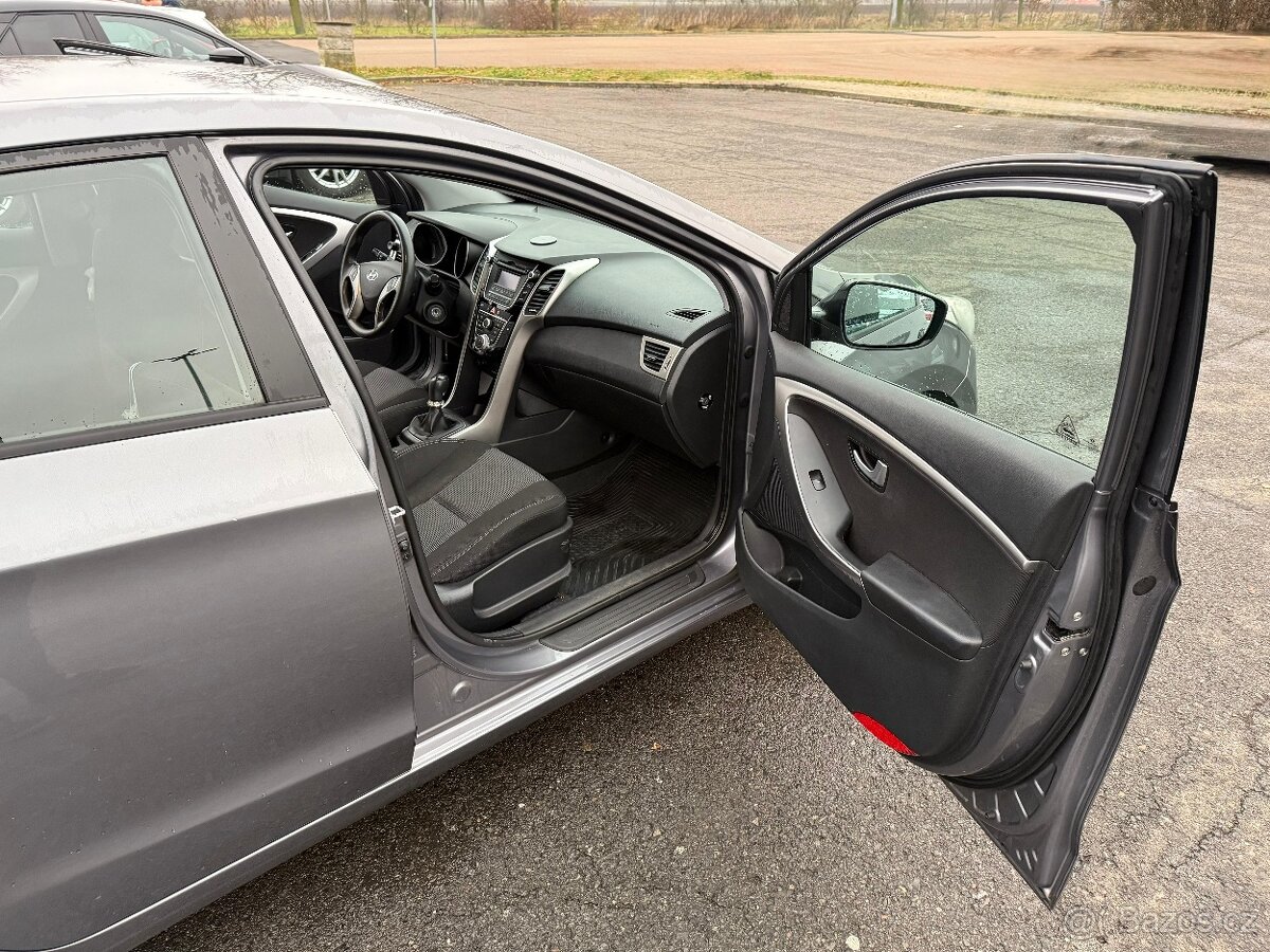 Hyundai i30, 1.4 benzín 2013 - 3