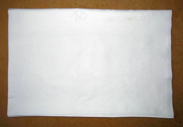 Čistě bílý vintage damaškový ubrus vzor růže - 3