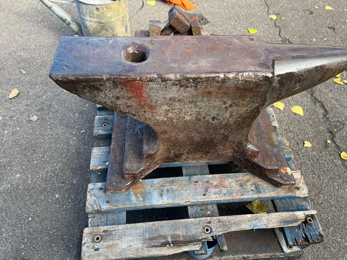 Kovářská kovadlina 150kg - 3