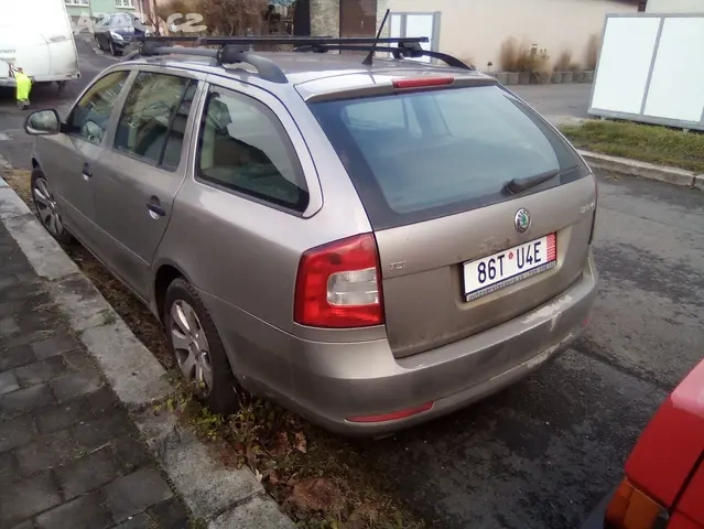 Skoda Octavia II face 2.0tdi 81kw - 3