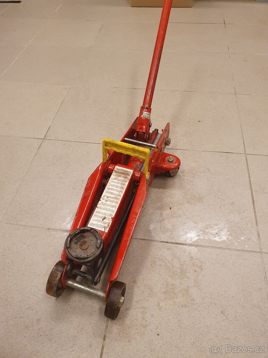 Zvedák hydraulický - 3