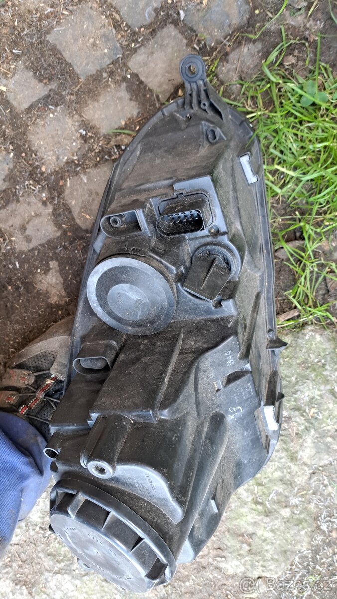 Golf 5 světlomet přední - 3