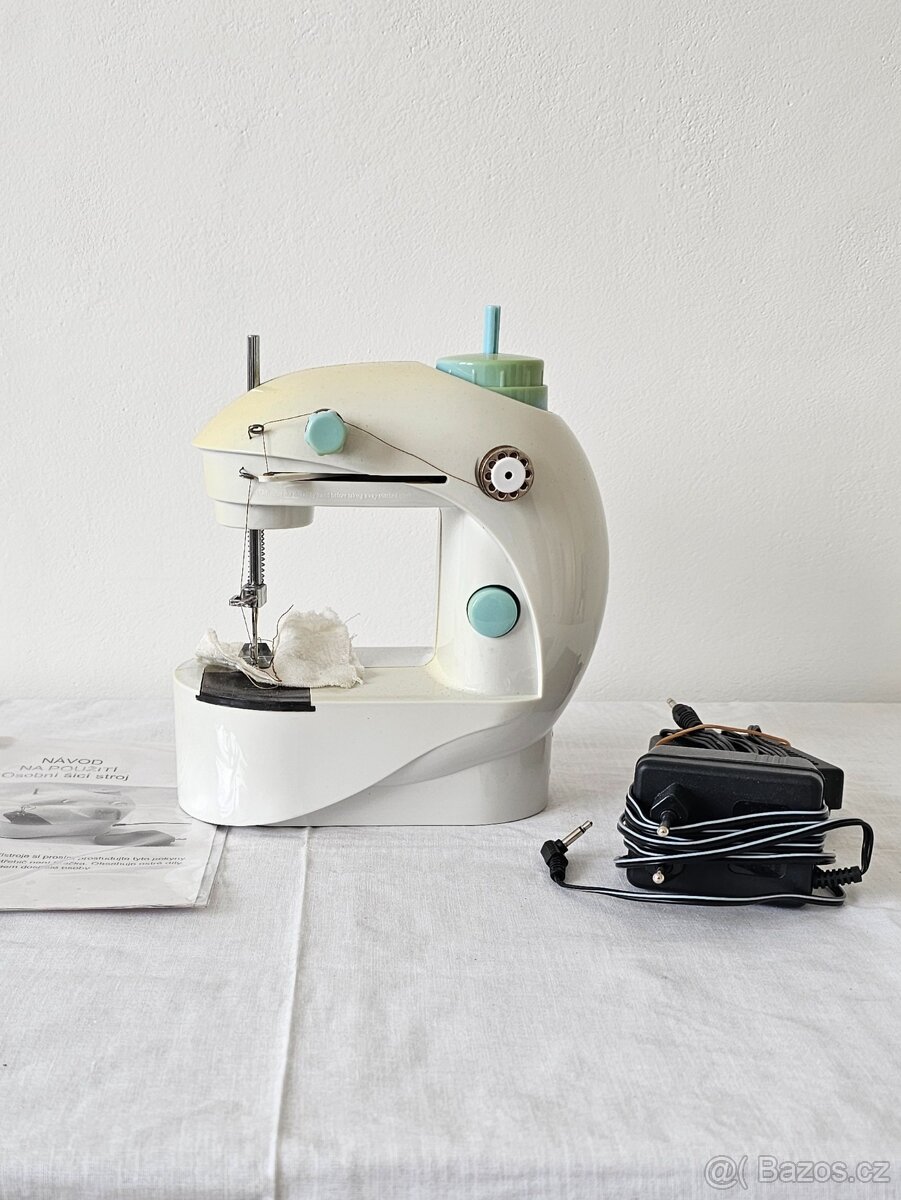 Mini šicí stroj - 3