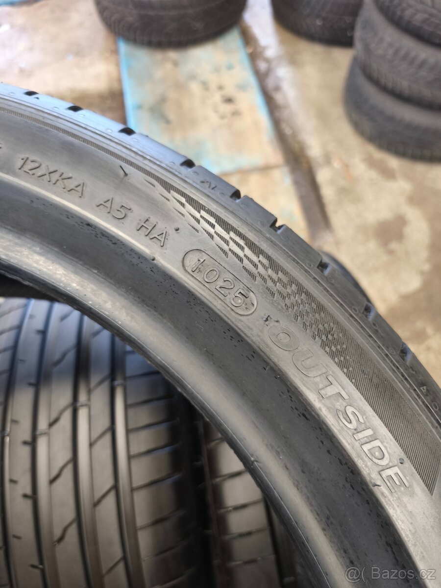 235/40/20 - 3
