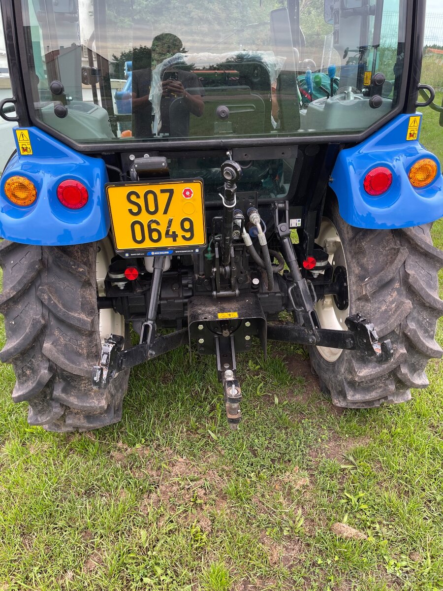 Boomer 40 New Holland - 3