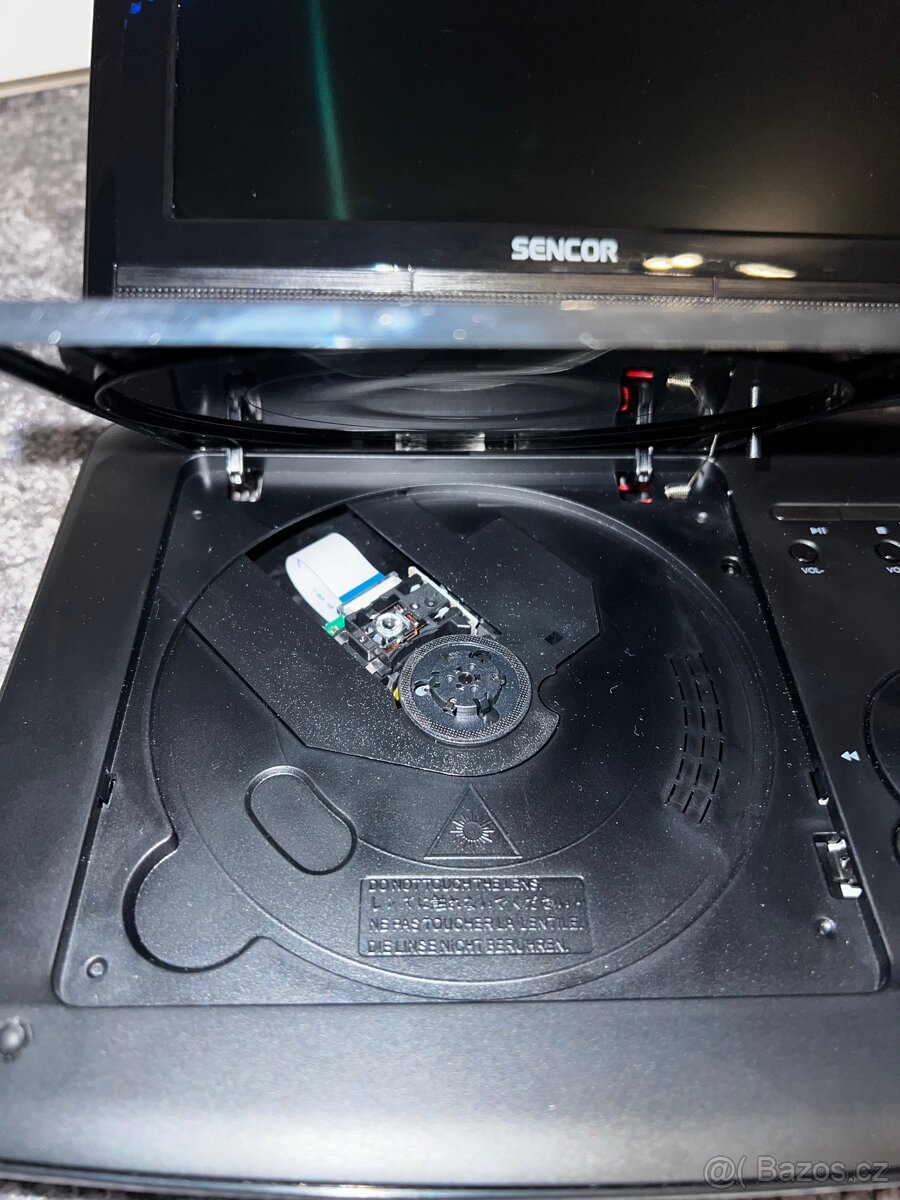PŘENOSNÝ DVD PŘEHRÁVAČ SENCOR - 3