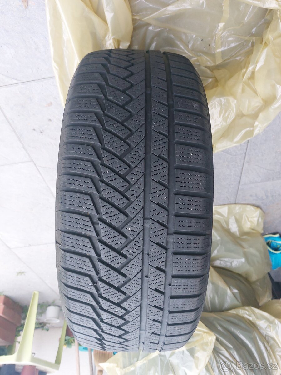 Tři zimních pneumatiky 235x55 r17 continental - 3