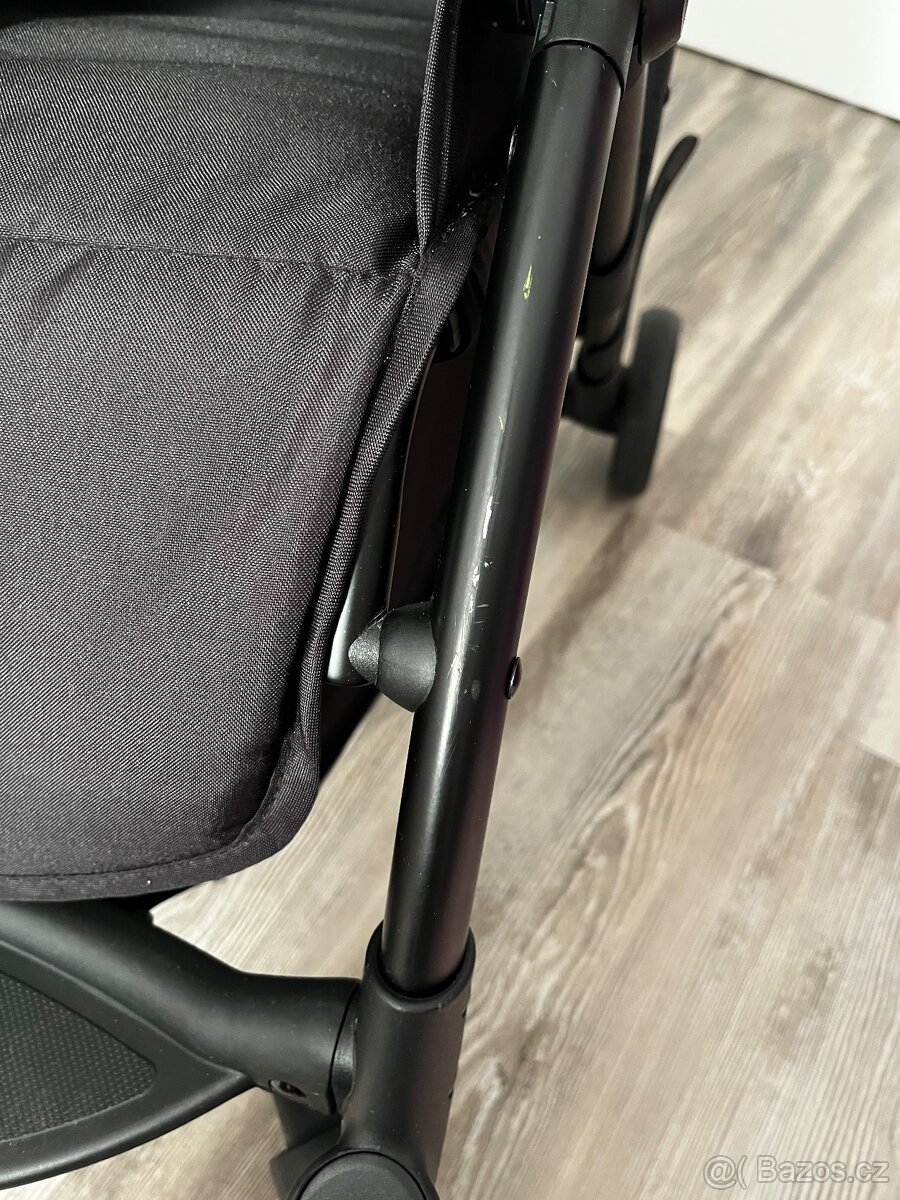 Cestovní kočárek Petite&Mars UP - 3