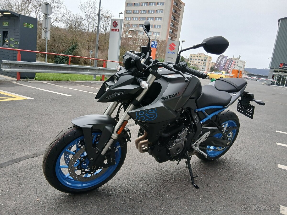Suzuki GSX-8S - 3