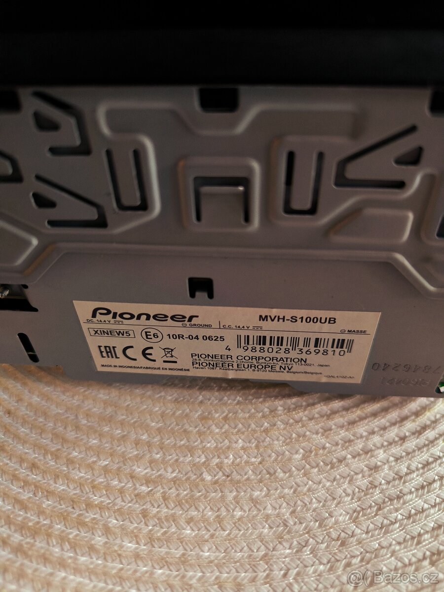 Pioneer MVH-S100UB - 3