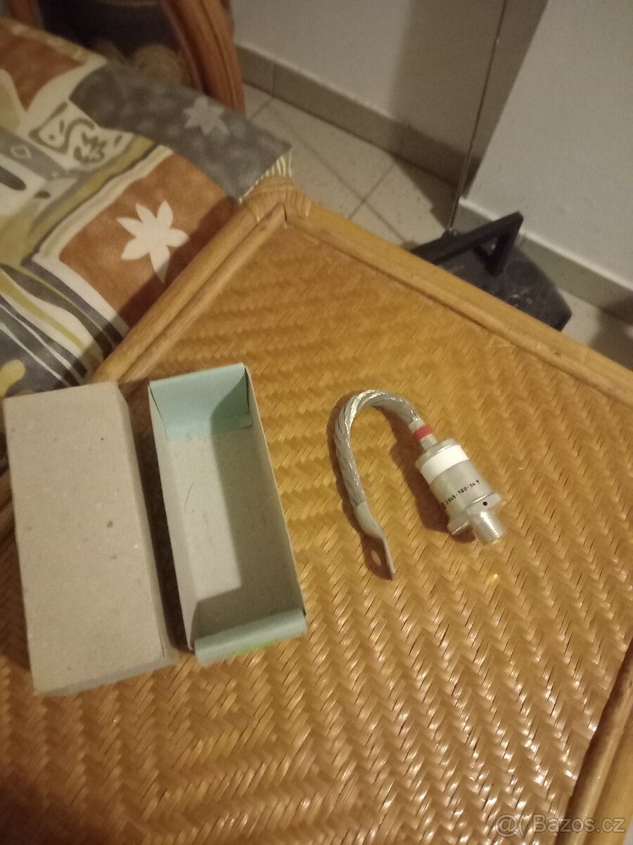 Dioda ČKD D845-160-040 Červená - 3