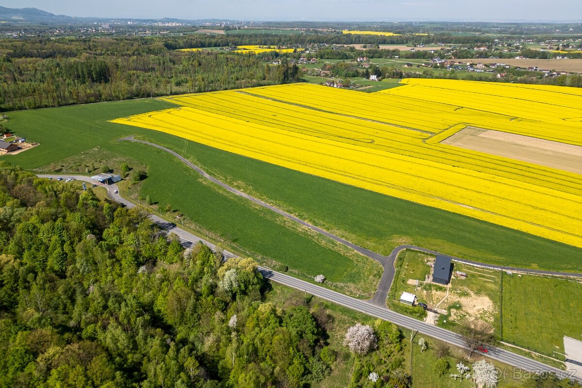 Stavební pozemek Vojkovice okres FM - 3
