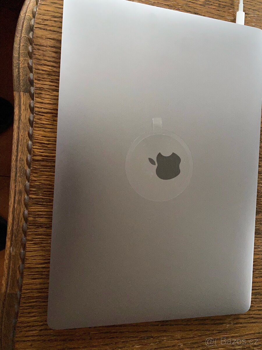 Macbook Pro 15" TouchBar nová baterie, klávesnice a display - 3