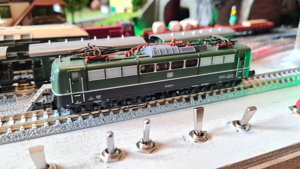 Vláčky - Lokomotiva Ellok BR 151 - Minitrix - 3