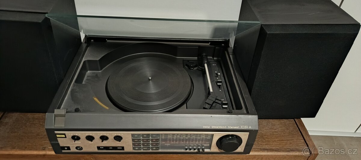 Gramoradio + 120 LP desek - 3