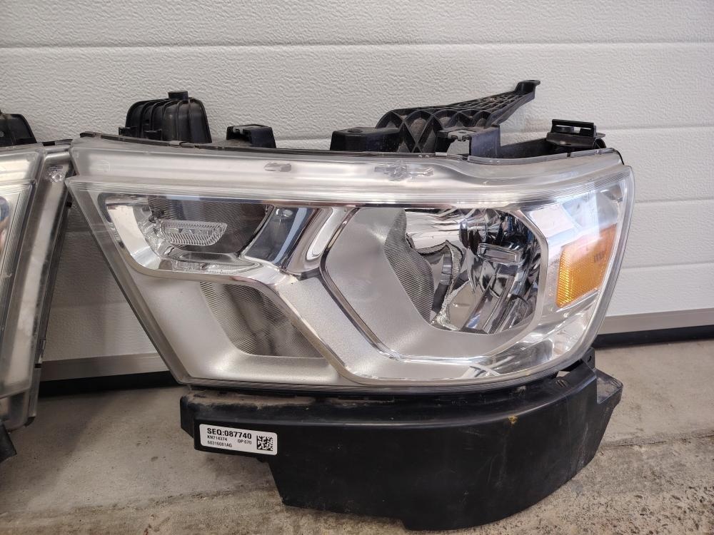 PŘEDNÍ SVĚTLA DODGE RAM 1500DT - 3