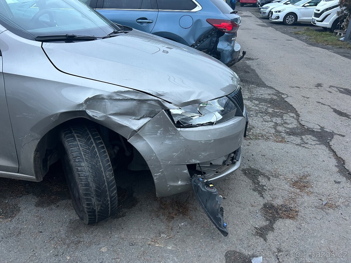 Škoda Rapid 2019 - bouraný - 3